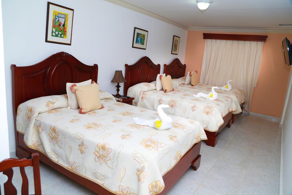 Hotel Los Jardines Santiago De Los Caballeros Zewnętrze zdjęcie