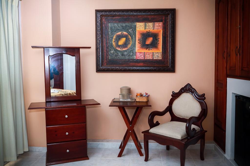 Hotel Los Jardines Santiago De Los Caballeros Zewnętrze zdjęcie