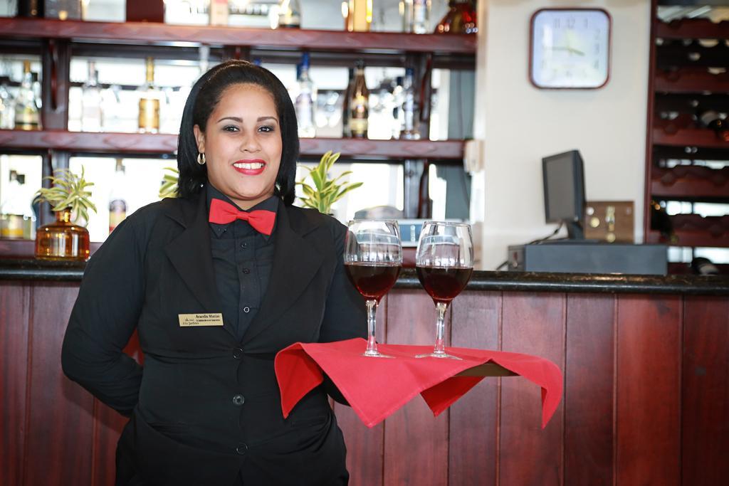 Hotel Los Jardines Santiago De Los Caballeros Zewnętrze zdjęcie