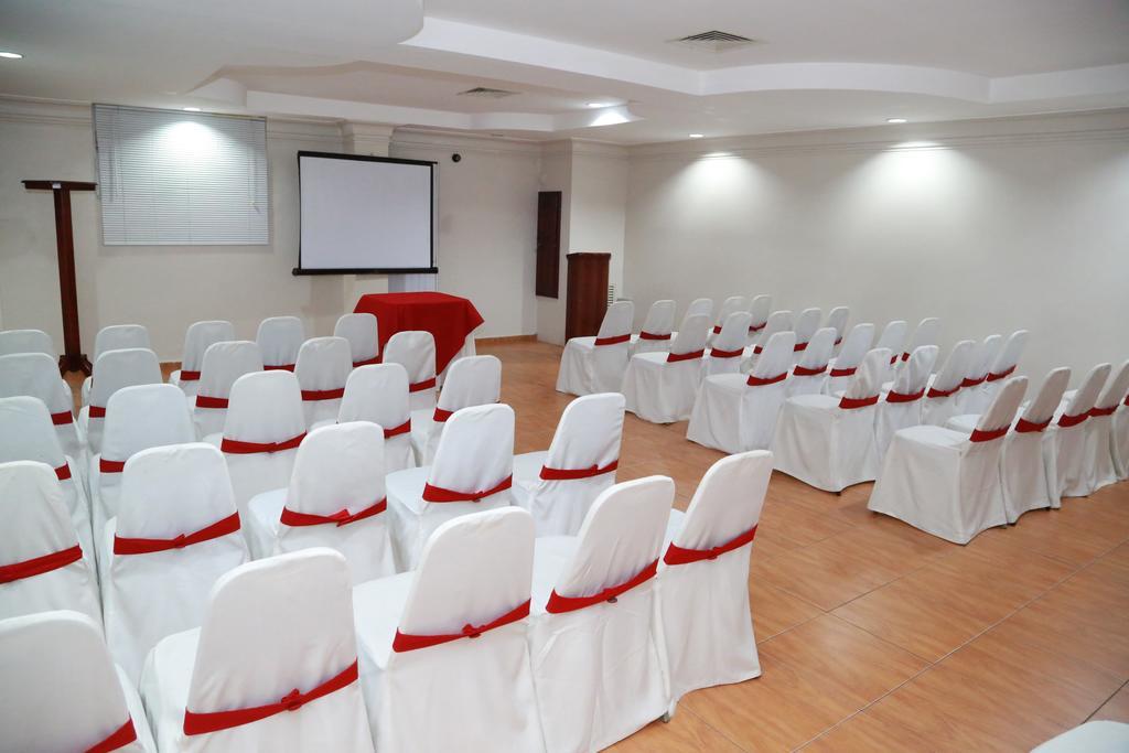 Hotel Los Jardines Santiago De Los Caballeros Zewnętrze zdjęcie