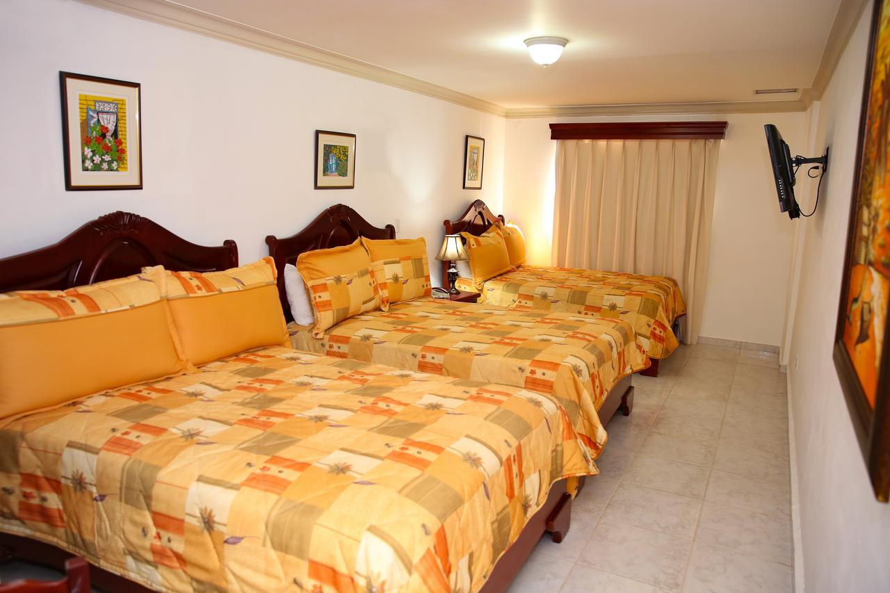 Hotel Los Jardines Santiago De Los Caballeros Zewnętrze zdjęcie