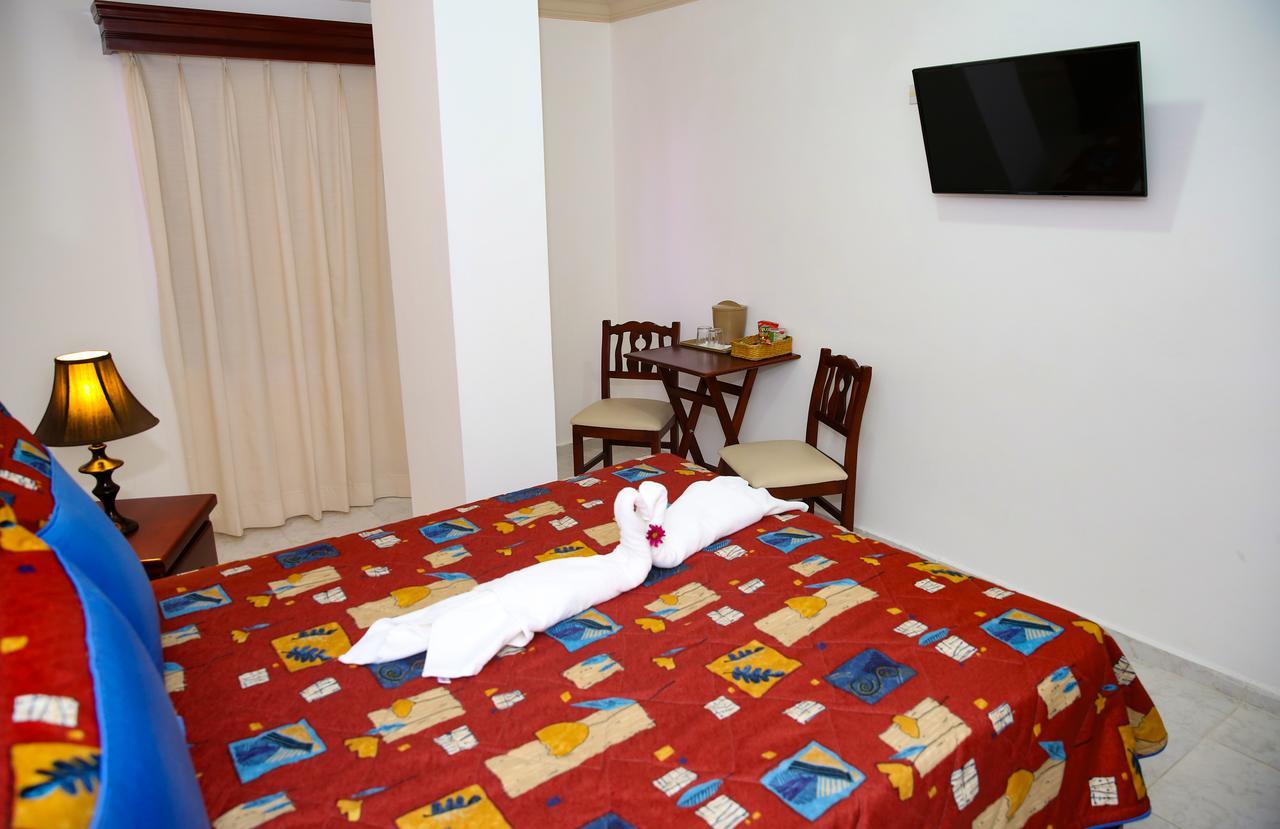 Hotel Los Jardines Santiago De Los Caballeros Zewnętrze zdjęcie