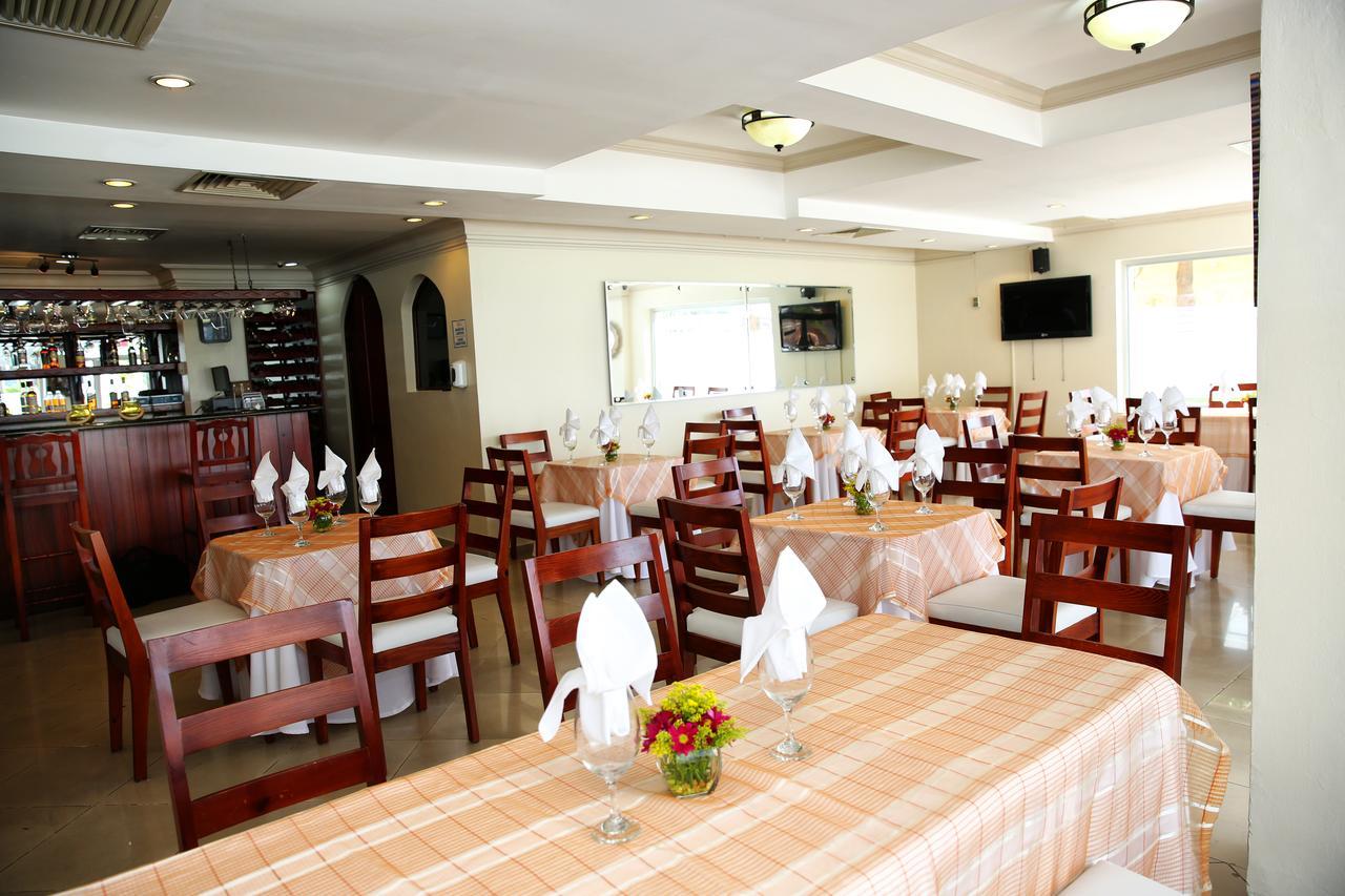 Hotel Los Jardines Santiago De Los Caballeros Zewnętrze zdjęcie