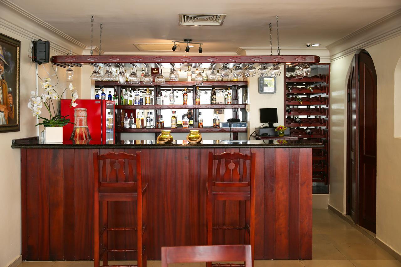 Hotel Los Jardines Santiago De Los Caballeros Zewnętrze zdjęcie