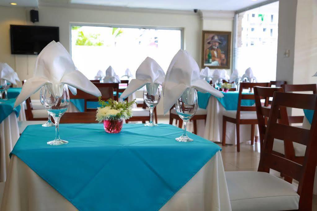 Hotel Los Jardines Santiago De Los Caballeros Zewnętrze zdjęcie